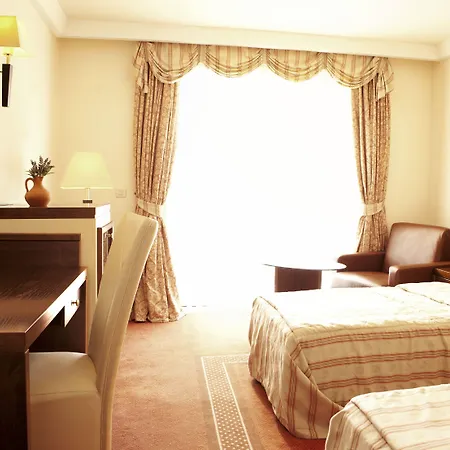 Family Pagus Hotel Pag Town