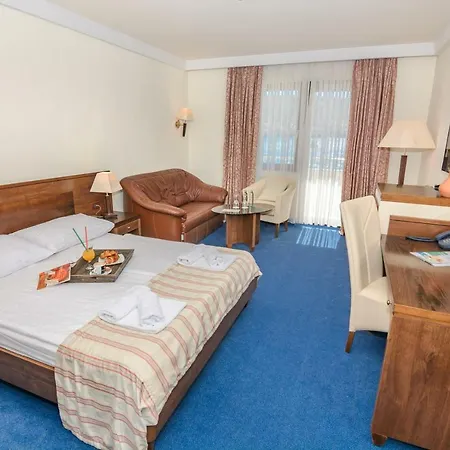 Family Pagus Hotel Pag Town