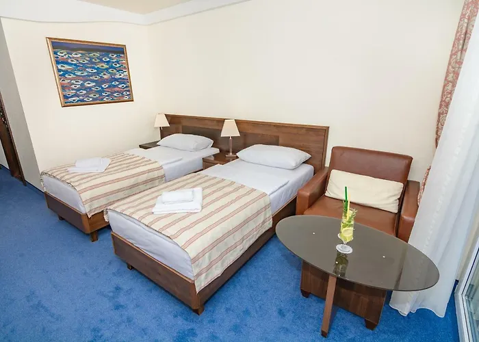 Family Pagus Hotel Pag Town