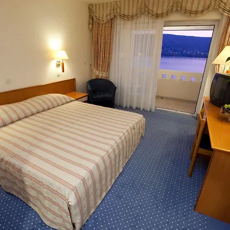 Family Pagus Hotel Pag Town