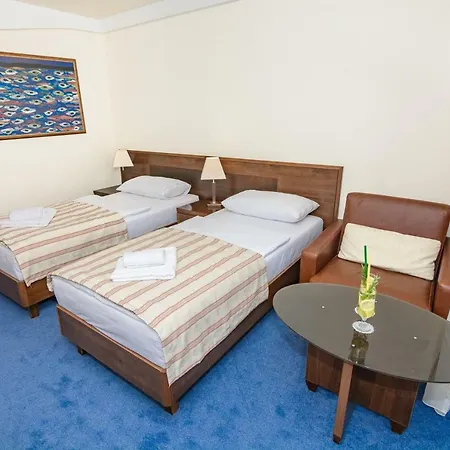 Family Pagus Hotell Pag Town