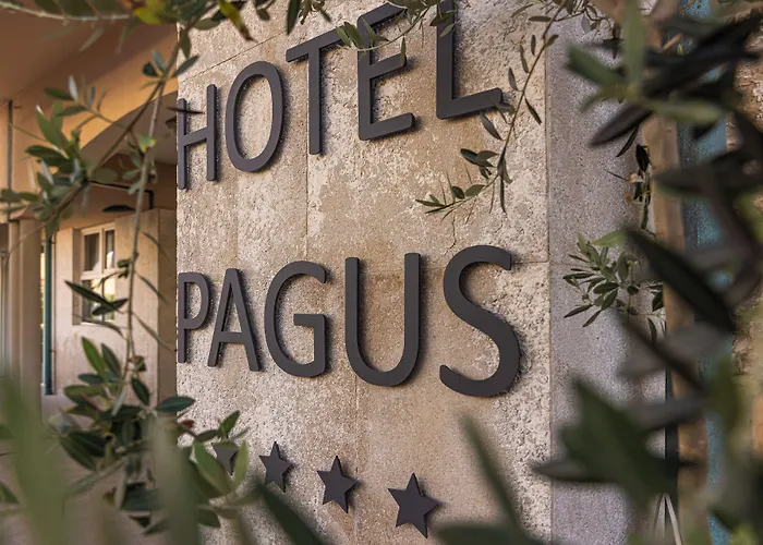 Family Pagus Hotel Pag Town