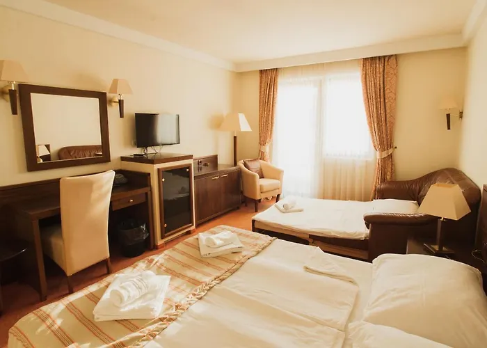 Family Pagus Hotel Pag Town