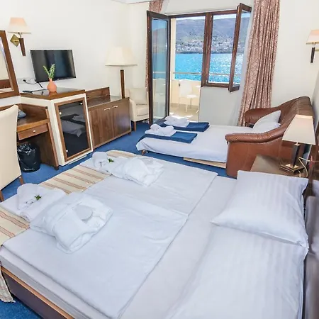 Family Pagus Hotell 4*