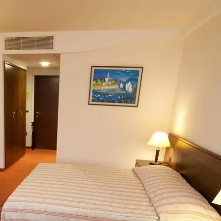 Hotell Family Pagus 4*