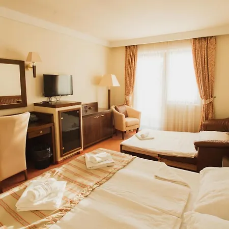 Family Pagus Hotell Pag Town